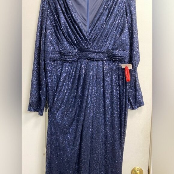 Mac Duggal 26490 Size 14 Midnight Blue Sequined Long Sleeve V-Neck Gown NWT - Picture 4 of 16